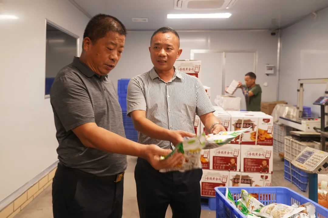热烈欢迎安化县委副书记、县长潘文剑一行莅临乌鲁木齐市蓝迅指导工作 热烈欢迎安化县委副书记、县长潘文剑一行莅临乌鲁木齐市蓝迅指导工作